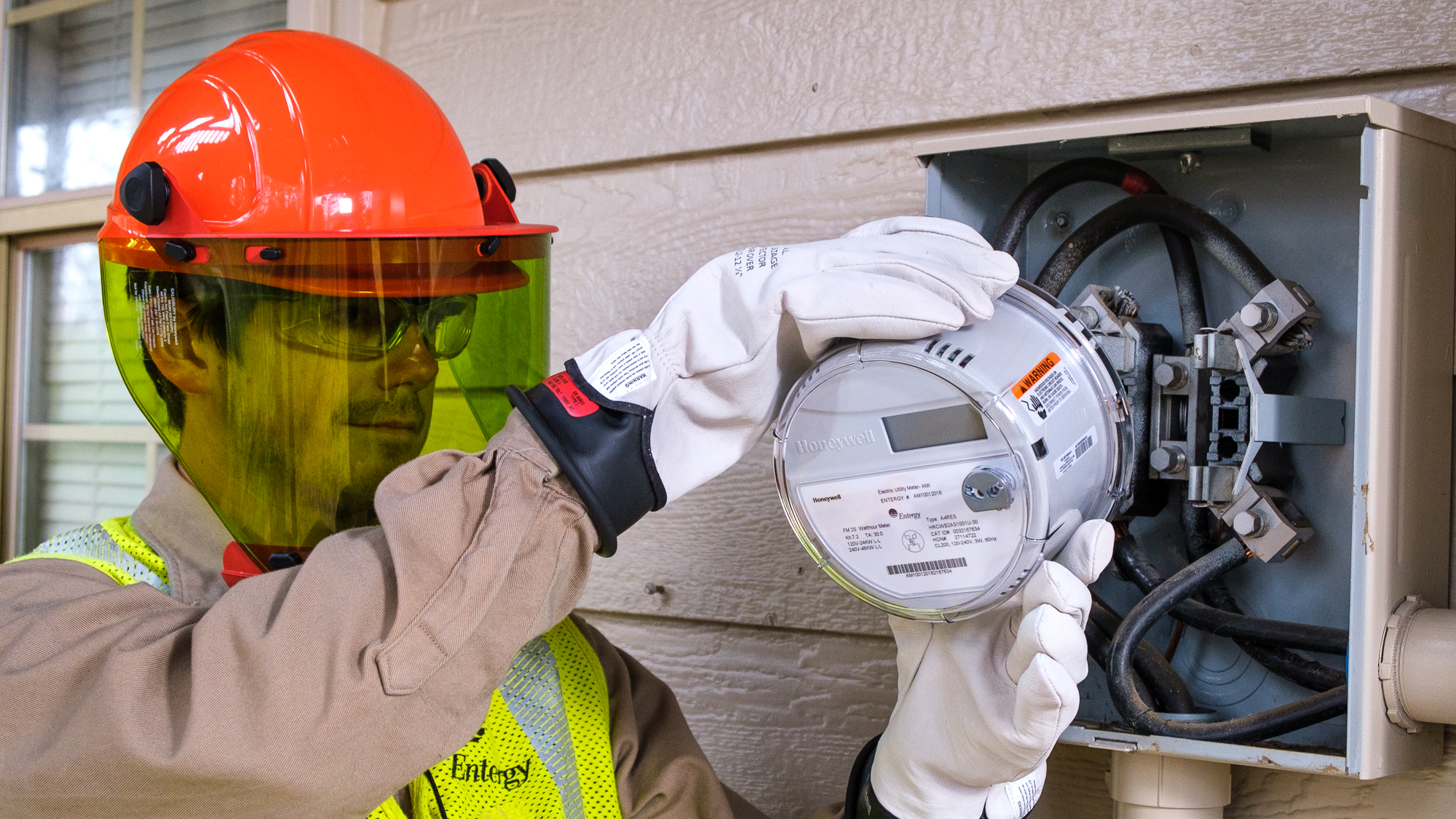 Upgrading to an advanced meter takes just a few minutes per customer. 